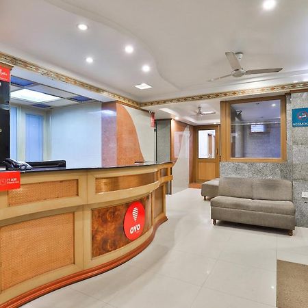 Oyo 17117 Hotel Rainbow Vadodara Zewnętrze zdjęcie