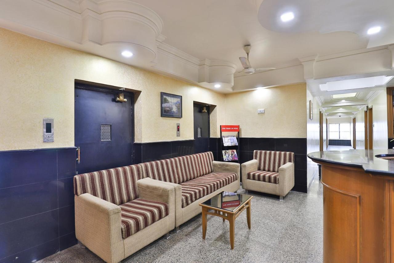 Oyo 17117 Hotel Rainbow Vadodara Zewnętrze zdjęcie