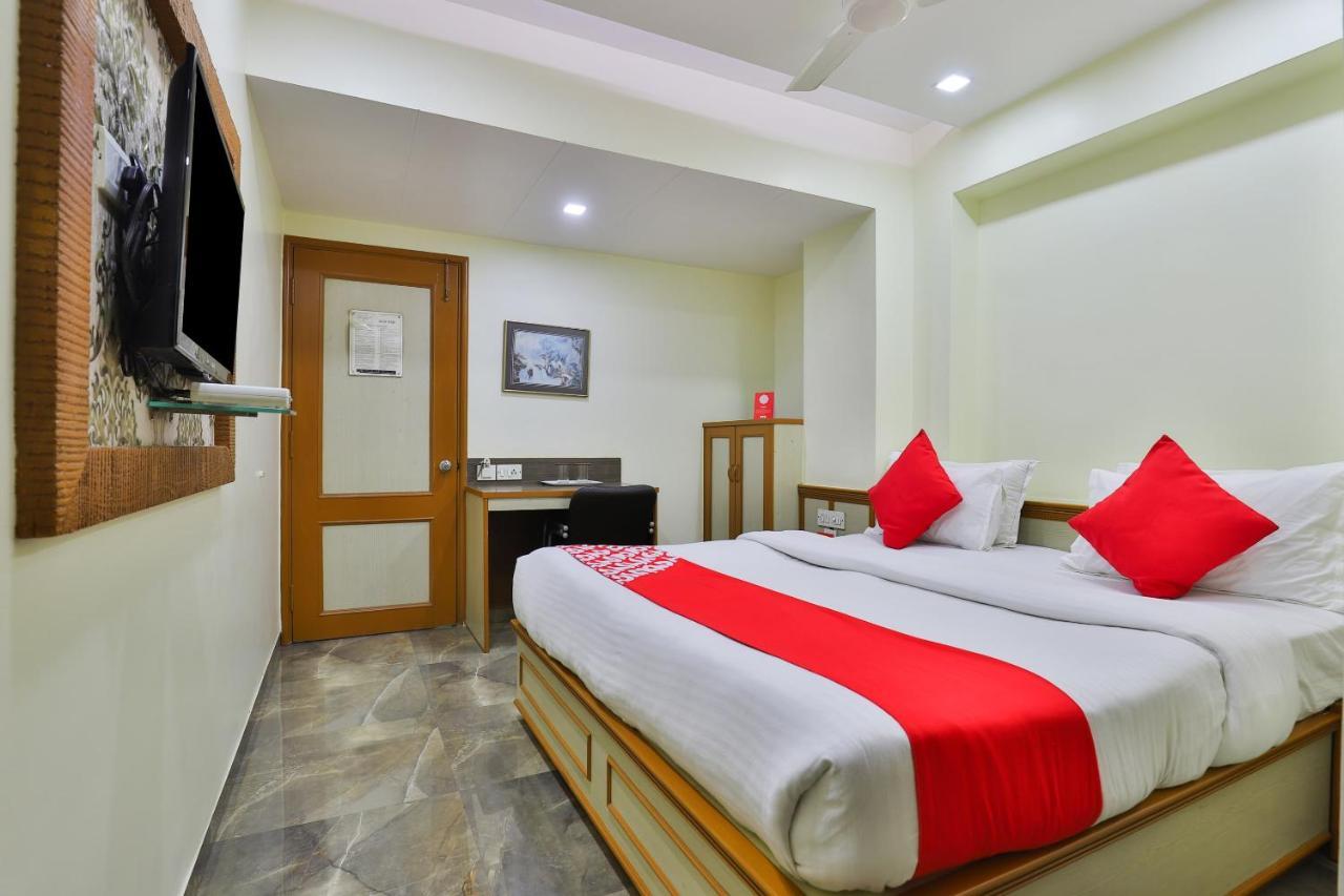 Oyo 17117 Hotel Rainbow Vadodara Zewnętrze zdjęcie